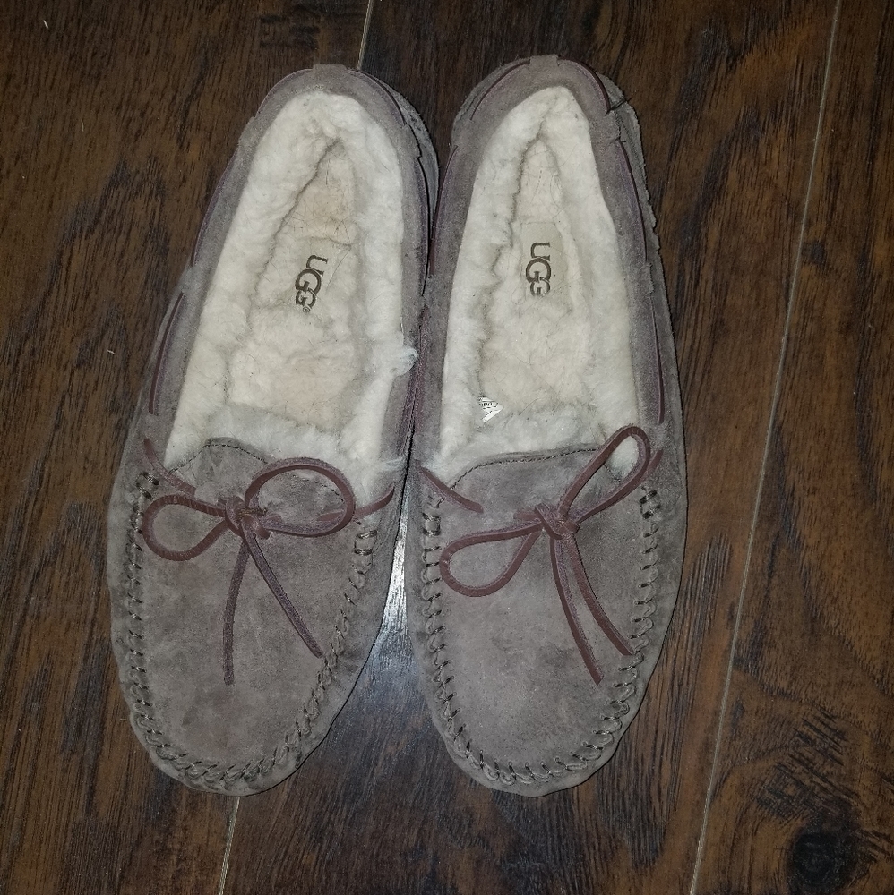 Ugg maccisons house shoes